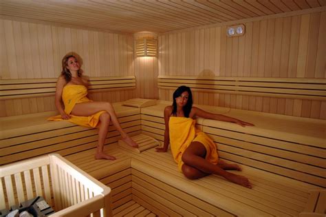 donne senza costume|Prima volta in sauna nuda — Community di Fem